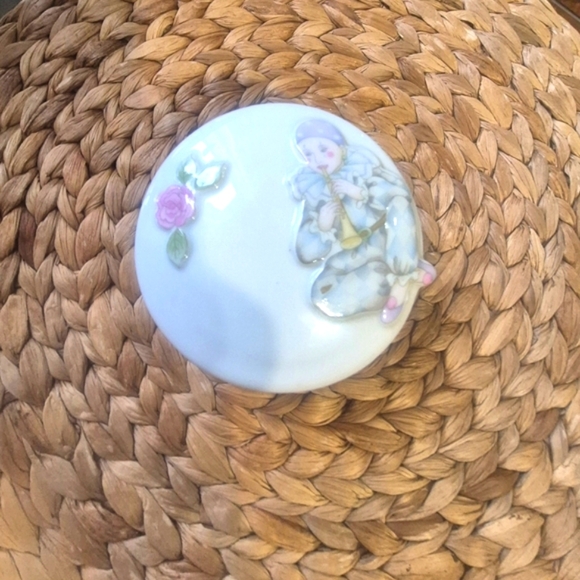 Holly Hobbie Porcelain Clown/Harlequin Trinket Box - Picture 6 of 7